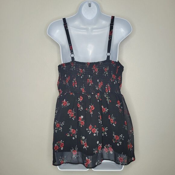 Torrid black red dark moody floral smocked back goth blouse tank top size Large - Picture 2 of 6